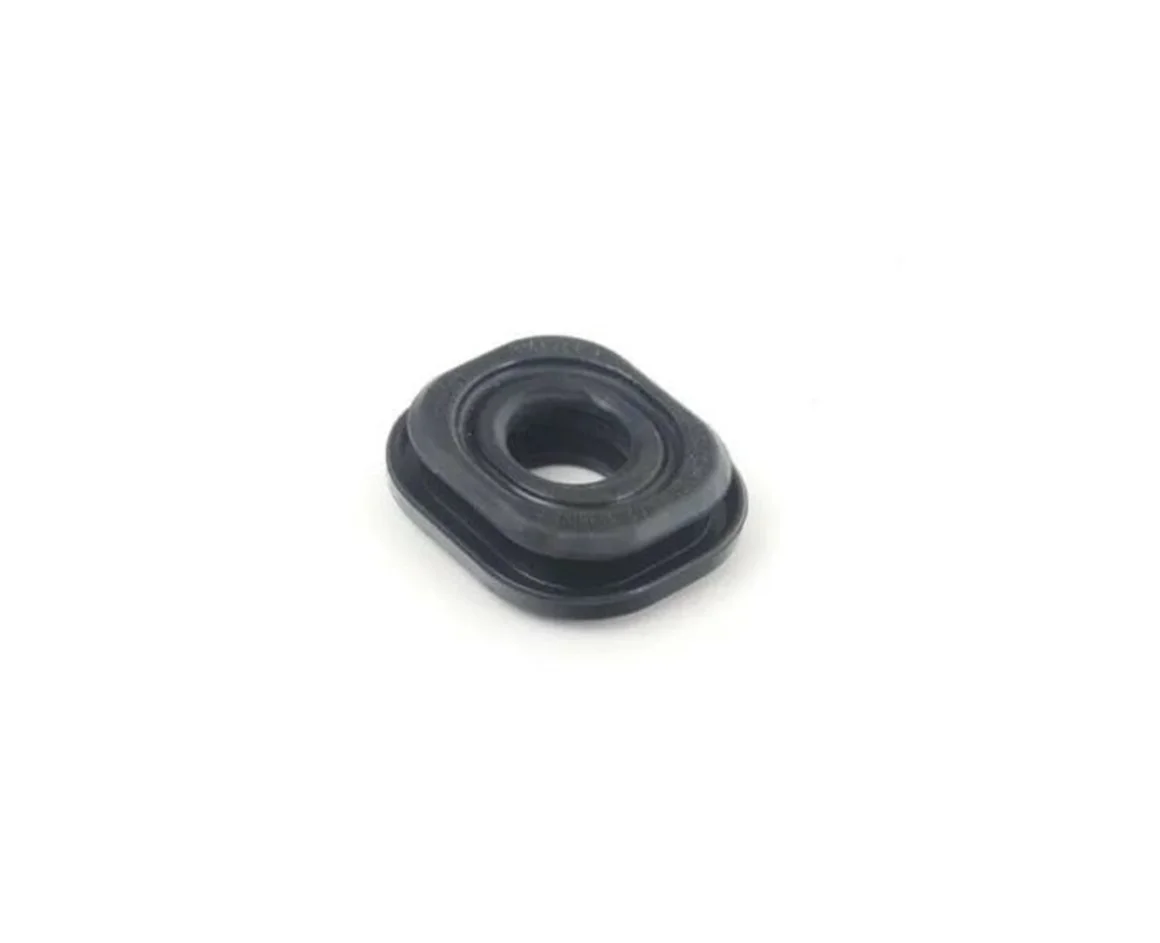 BMW F01 F02 F06 F07 F10 F11 F12 F13 F25 F26 Radyatör Üst Takozu BA17117602064